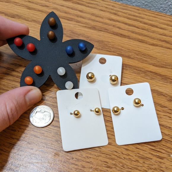 5 Colored Glass Stud Earring Pack & 3 Spherical Gold Stud Earrings Pack; NWT - Picture 5 of 9